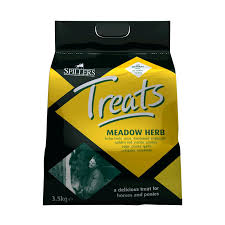 Spillers 3.5kg Meadow Herb Treats